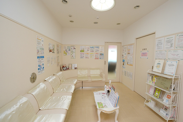 牧野桂花院長 ラファエルクリニック1