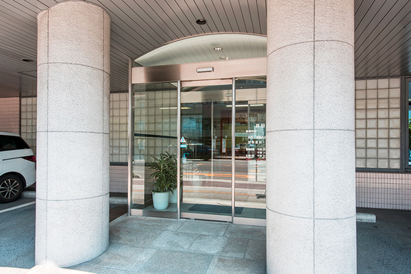 炭田知宜院長 炭田内科・胃腸内科医院1