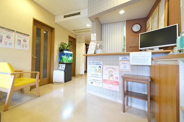 谷島綾子院長 やじま皮膚科1