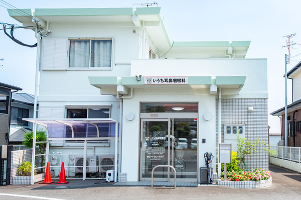 井内寛之院長 いうち耳鼻咽喉科1