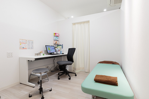 柳原一隆院長 樹のひかり形成外科・皮ふ科 橿原八木院1