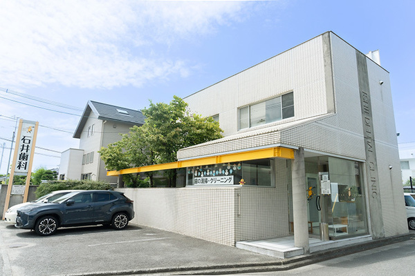 森本朋蘭副院長 石井歯科1