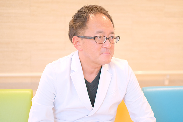 青木朝海院長 ほまれクリニック1