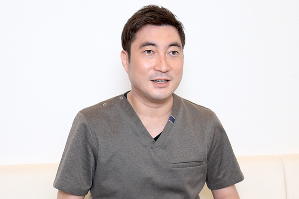 大野芳弘院長 刈谷おおの歯科1