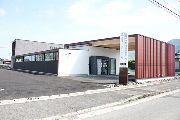 新里能成院長 姶良しんさとクリニック1