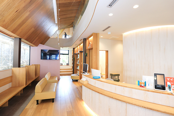 三輪田俊介院長、三輪田博介先生 Family Clinic みわた小児科1