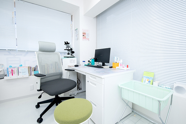 蒲澤美代子院長 北参道駅前ひふ科1