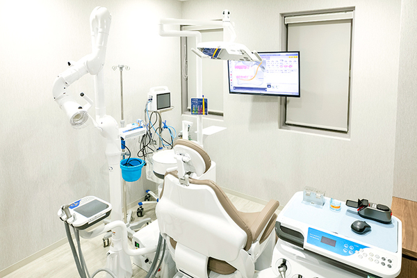 寺師史峰院長、関洋一郎先生 玄和堂歯科診療所1