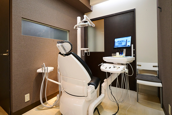 落合正英院長 おちあい歯科クリニック1