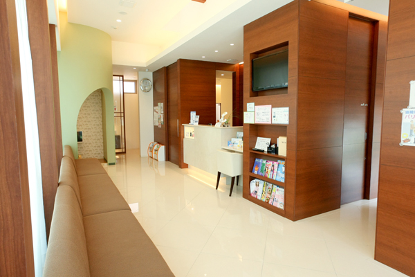 西堀慎祐副院長 にしぼり歯科クリニック1