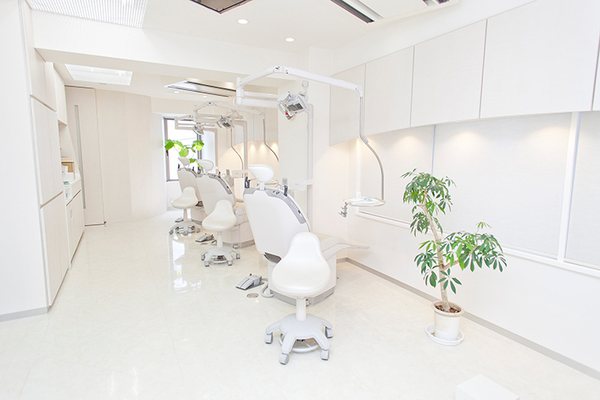 櫻井雄太院長 二子玉川駅前矯正歯科1