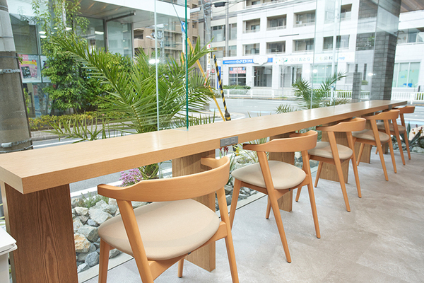 照林優也院長、西尾彩副院長 てるばやし眼科1