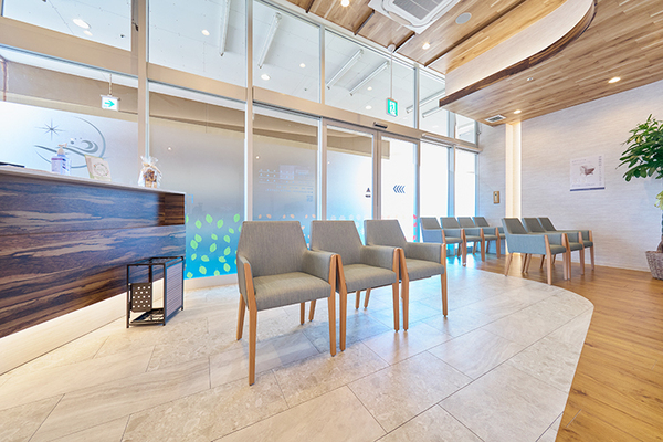 里吉哲太院長、里吉雅恵副院長 湘南フォーシーズンズクリニック1