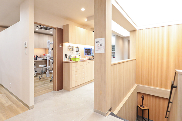 斎田寛之院長、野原康平先生、大村星太先生 斉田歯科医院1