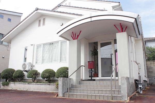 瀬下博嗣院長 すずき歯科・矯正歯科クリニック1