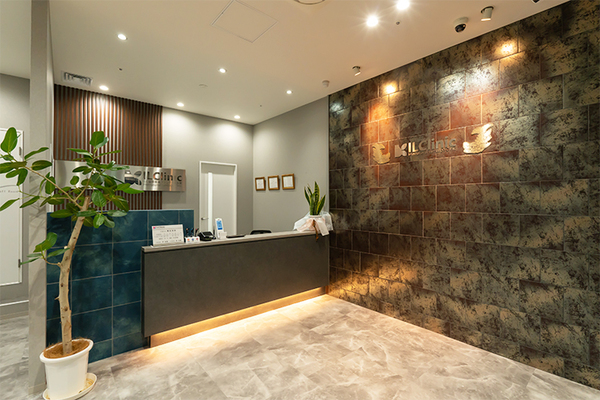 伴友弥院長 ILC国際腰痛クリニック名古屋院1