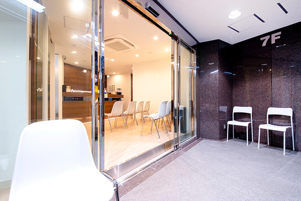 齋藤翔院長 あいおい歯科グループ 池袋駅前歯医者・矯正歯科1