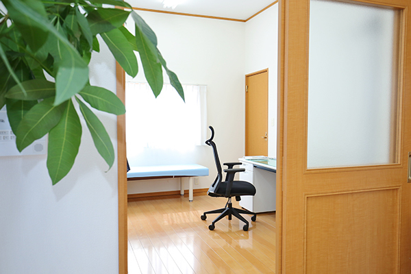 飯沼敏朗院長 さくらそう診療所1