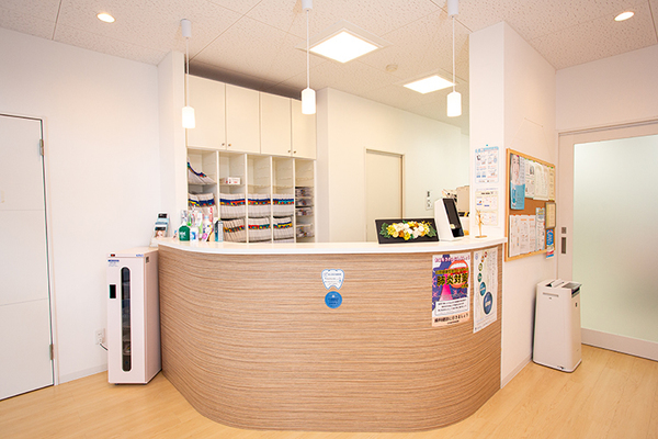 藤本啓孝院長、藤本けい子副院長 ふじもと歯科・矯正歯科1