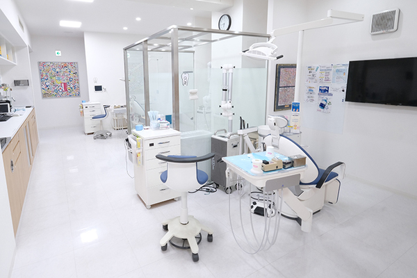 菱川泰夫院長 ひしかわ歯科矯正歯科1