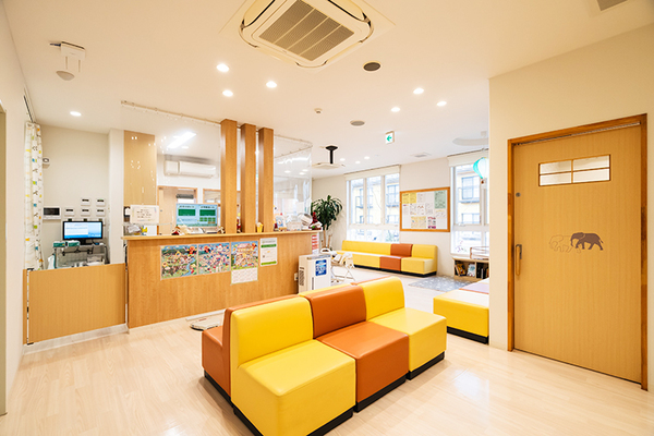 岡本学院長 かわつこどもクリニック1