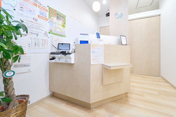 南淵翔平院長、南淵眞愛先生 七里ガ浜歯科・矯正歯科1