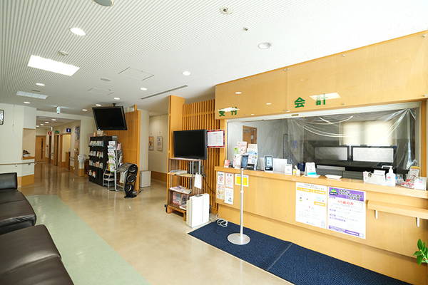 辻吉保院長 ツジ胃腸内科医院1