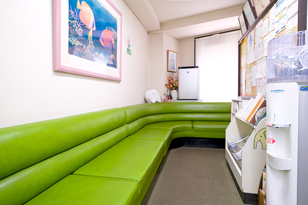 坂村亜希子院長 鈴木歯科矯正クリニック1