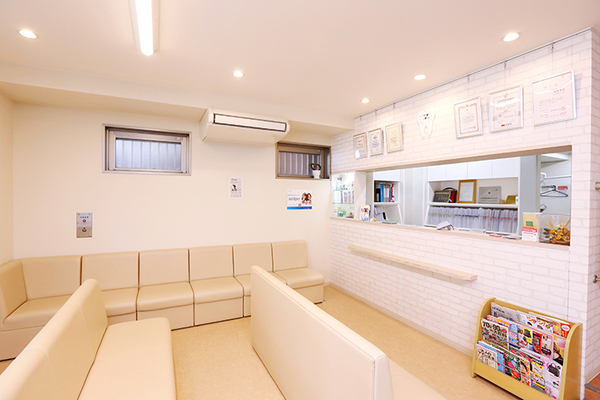 瀧本智朗理事長 とも歯科医院1