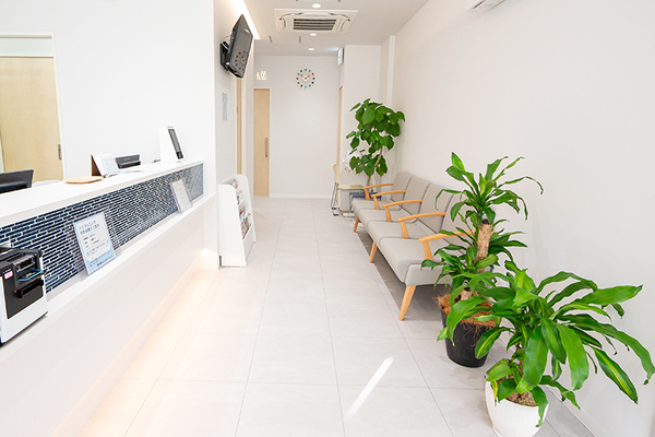 吉岡和佳院長 阪神西宮よしおかクリニック1