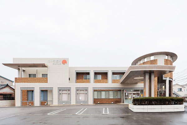 新名克彦院長 にいな鶴町クリニック1