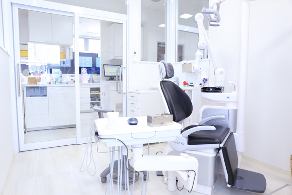 高須晃太院長 たかす歯科クリニック1