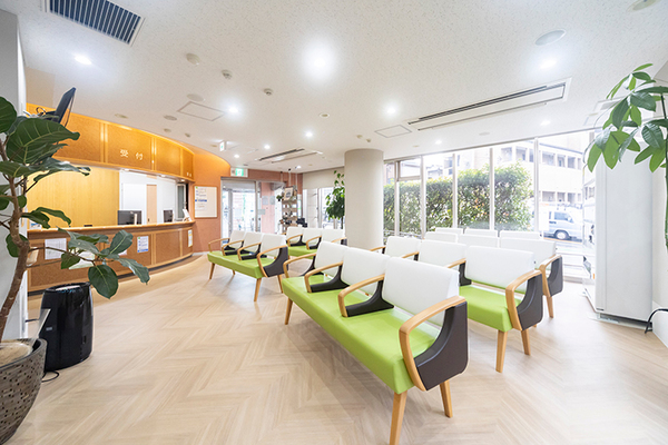 隈元真志院長、津田圭一副院長 福岡脊椎クリニック1