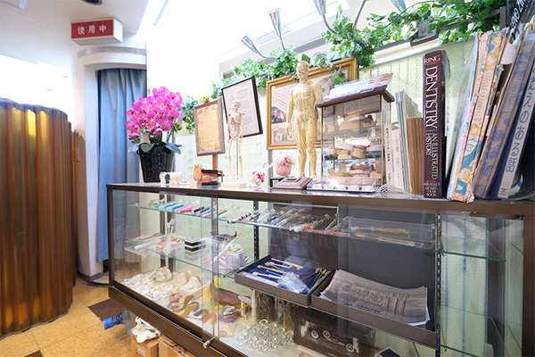 青山芳博院長 歯科室 青山1