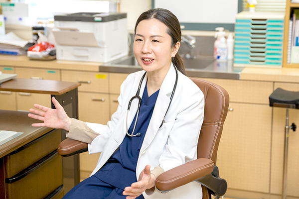 東愛由美院長 あずまクリニック内科放射線科1