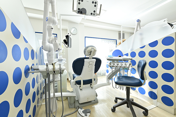 酒井隆史院長 鶴瀬さかい歯科クリニック1