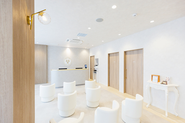 小林沙彩院長 いろどり形成外科・皮膚科クリニック1