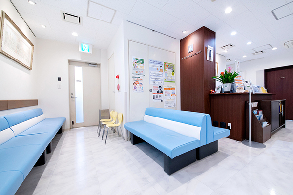 嶺裕之院長、嶺崇文先生 嶺整形外科クリニック1