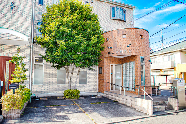 荒川英之副院長 富士歯科医院1