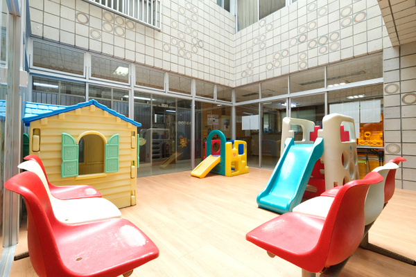 桑原浩徳院長 くわはらこどもクリニック1