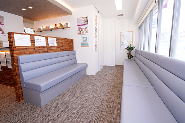 奥田謙一理事長、奥田英右院長 奥田皮膚科医院1