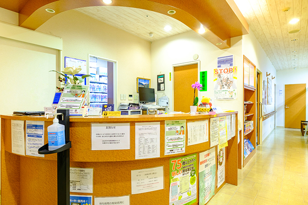 青木航洋院長 しんゆり青木整形外科1