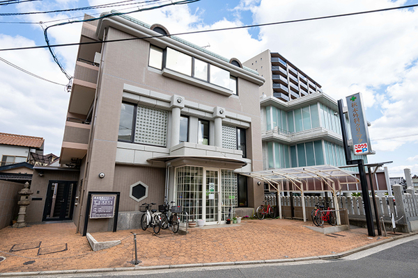 秋本修志院長 秋本外科クリニック1