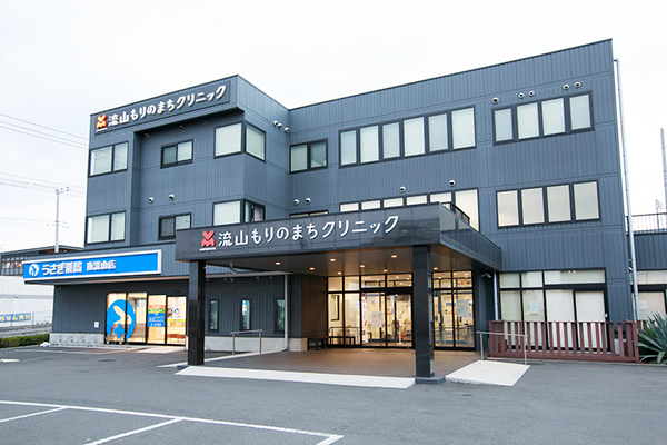 大庫秀樹院長、梅原真帆先生 流山もりのまちクリニック1