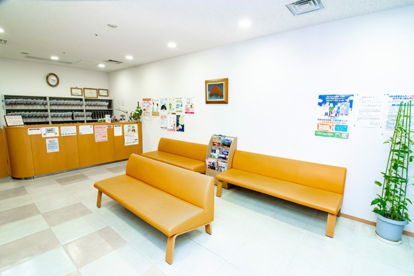 愛新啓盛院長 あいしんクリニック泌尿器科1