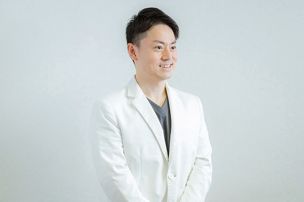 村上周平院長、村上真依副院長 【2026年10月開院予定】持田皮膚科・内科クリニック1