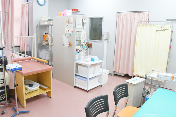 川村麻規子院長 こどもクリニックmom1
