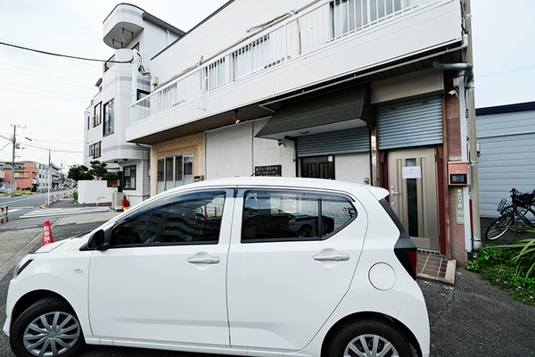 竹之内菜菜院長、小澤寛史さん あだち在宅クリニック1
