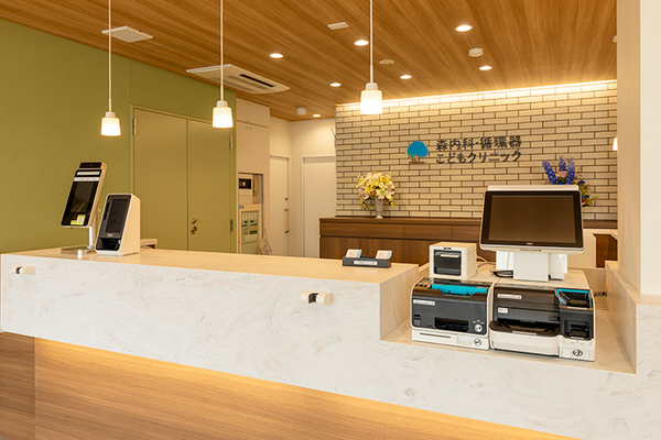 森健茂副院長、森真理先生 森内科・循環器・こどもクリニック2