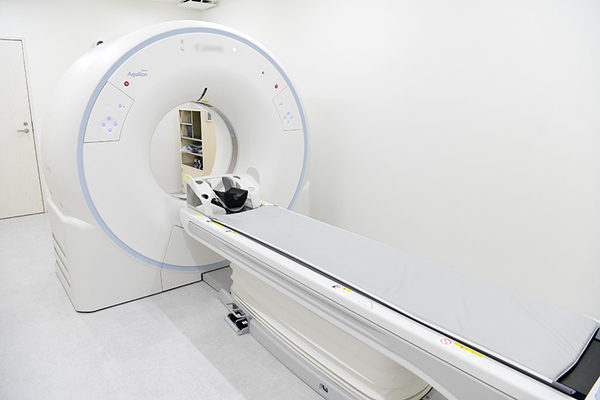 本郷洋一郎院長 サルスクリニック有明2